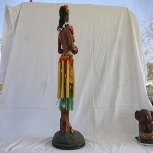 LOT 030 - Capodimonte Style Italian Figurine – Island Dancer Woman Sculpture (Signed Base) - Image 2