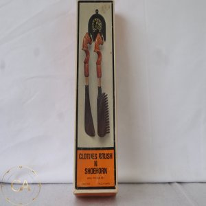 LOT 208 - Shoehorn and Brush