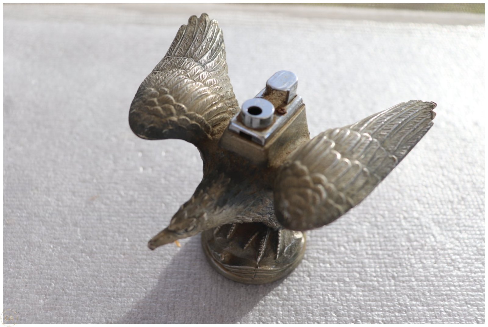 Lot 0224 - Vintage Eagle Tabletop Lighter – Approx. 8 cm (image 1)