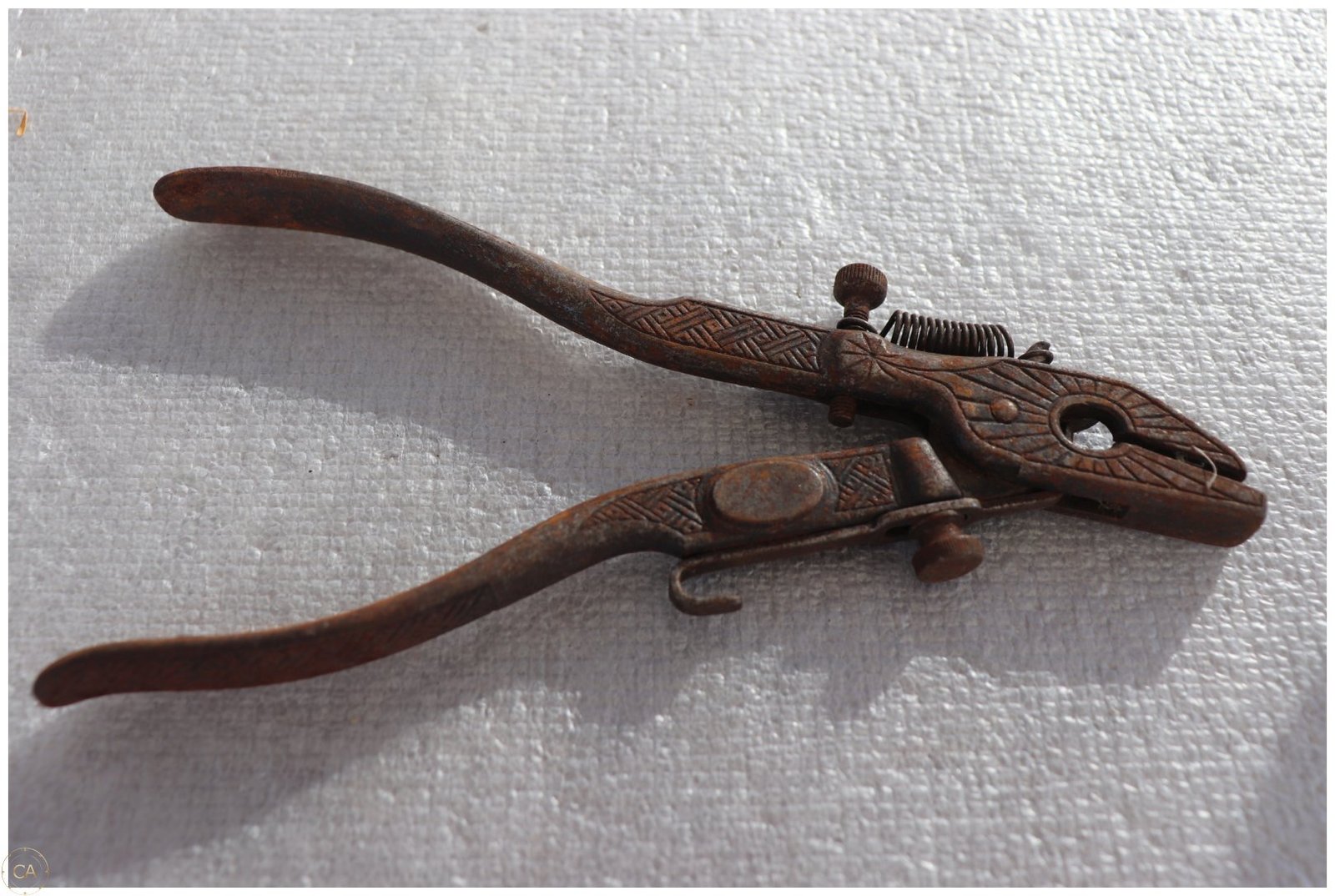Lot 0226 - Antique Ornate Iron Pliers – Approx. 17 cm (image 2)