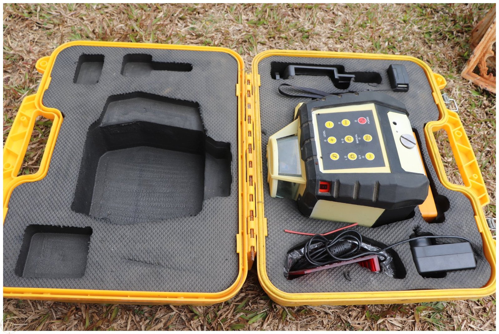 Lot 0252 - Rotary Laser Level Kit in Hard Case (image 4)