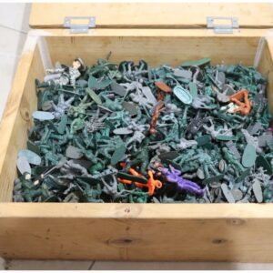 Box of mixed toy soldiers