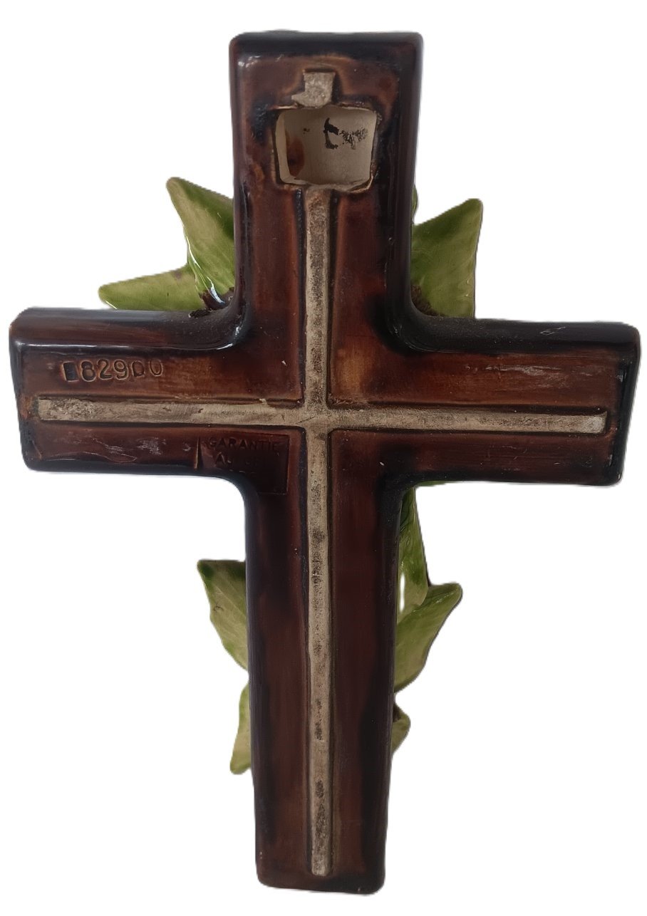 LOT 229 - Capodimonte wall cross with floral decoration - Image 2