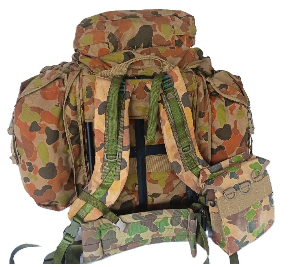 LOT 082 - ADF CAMOUFLAGE FIELD PACK WITH MULTI-POCKET CONFIGURATION - Image 2