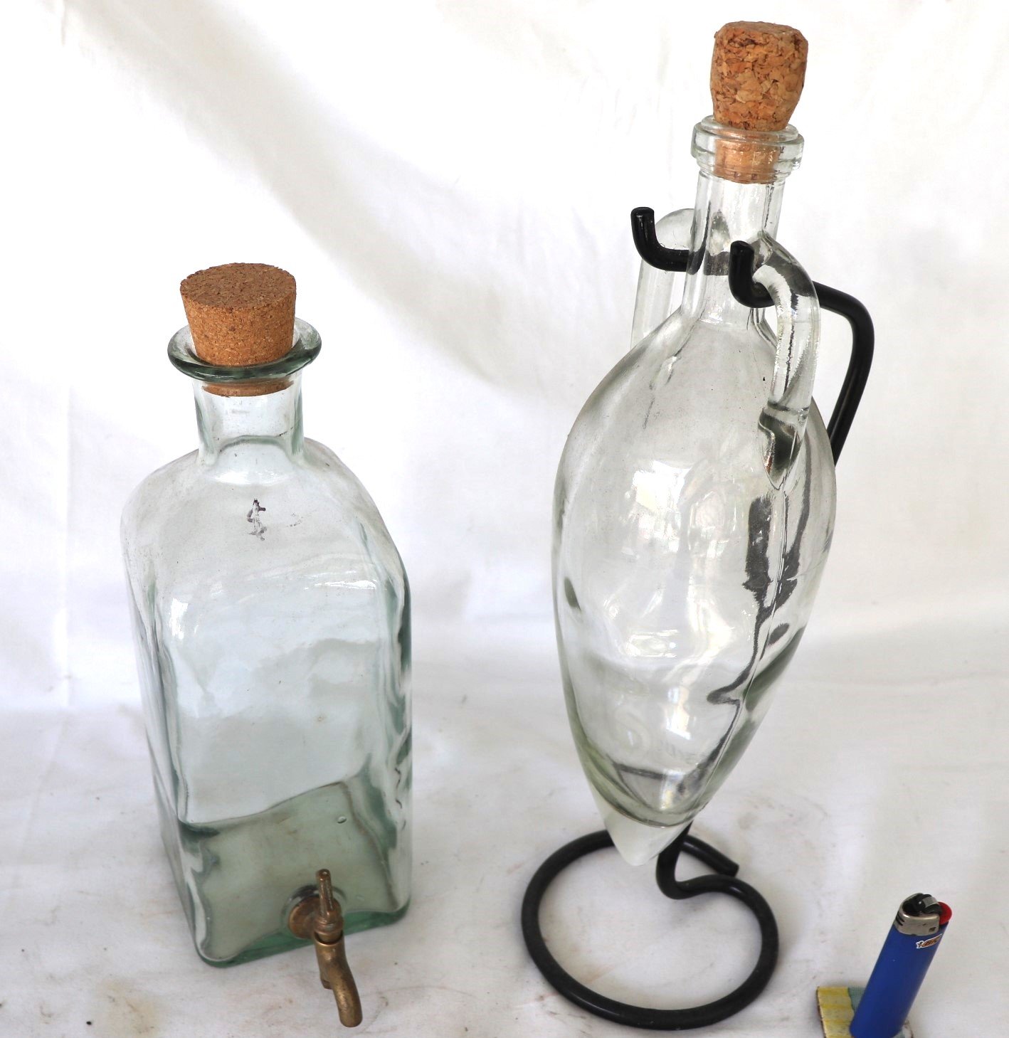 Lot FRZ-0092 - Pair of Vintage Glass Dispensers with Cork Tops (image 2)
