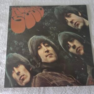 LOT 117 - The Beatles Rubber Soul (Parlophone PCS 3075, black/silver label).