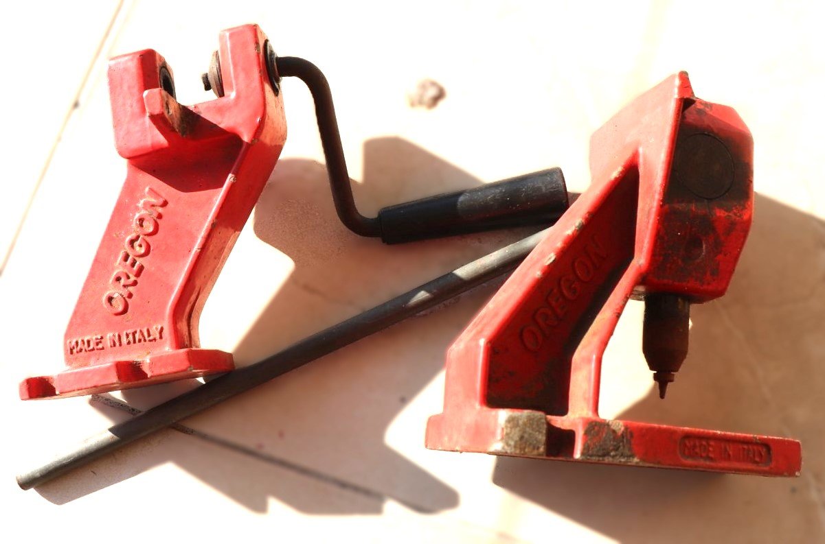 LOT 112 - Oregon Chain Grinder (Made in Italy)