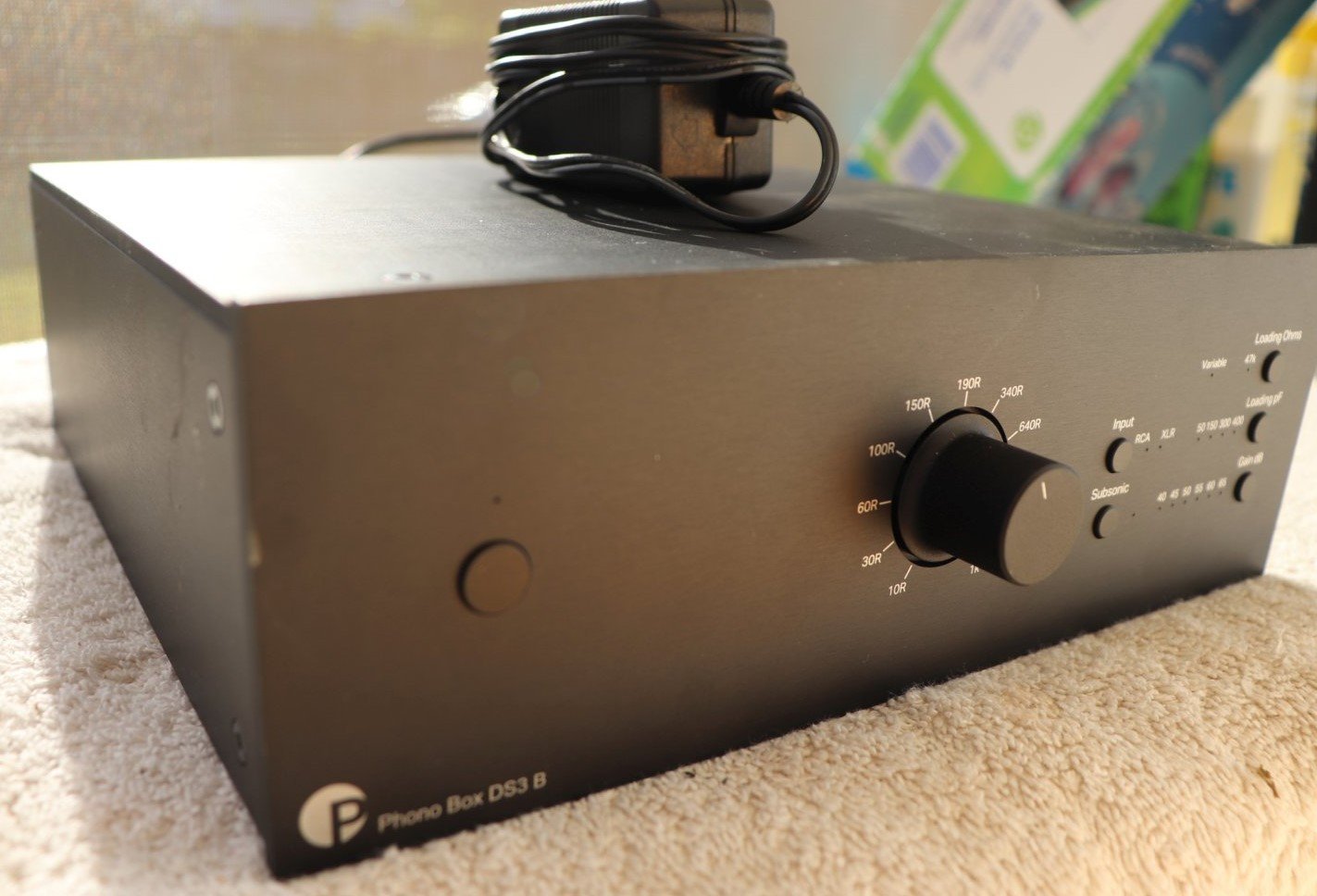 Pro-Ject Phono Box DS3 B angled control panel