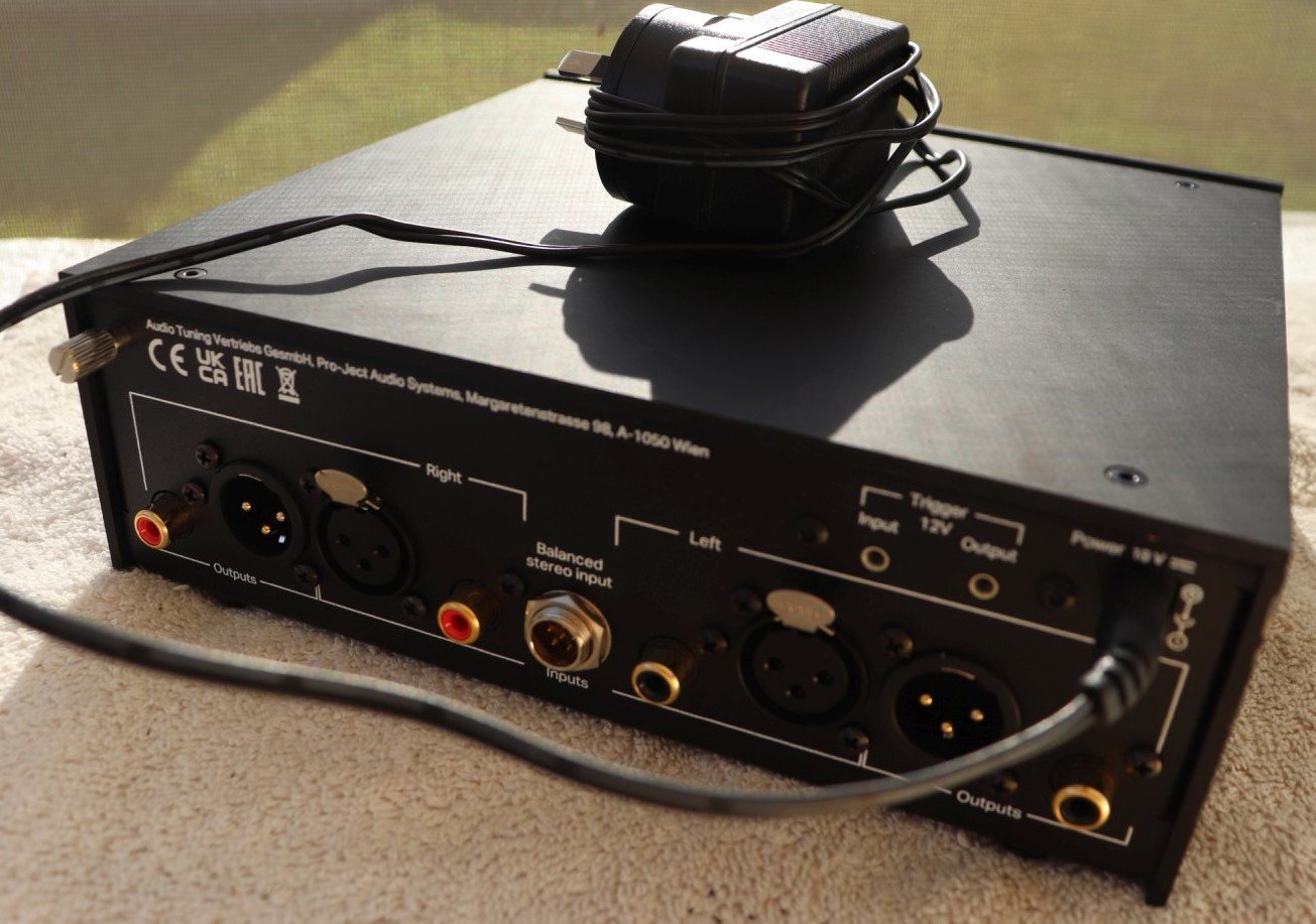 Pro-Ject Phono Box DS3 B rear connections and XLR outputs