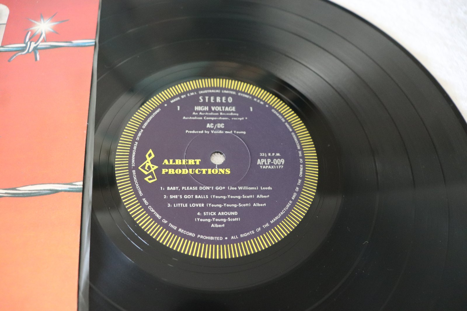 Lot MM-0073 - AC/DC – High Voltage (1975, Albert Productions Australian Pressing) (image 4)