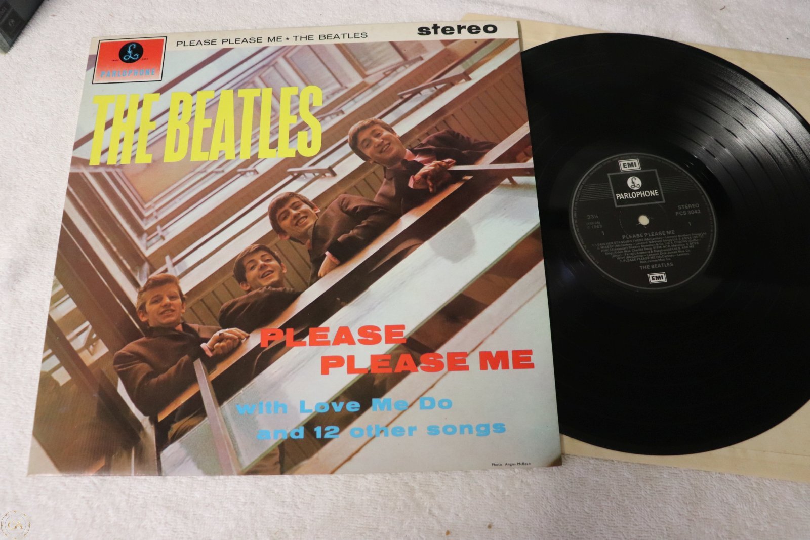 LOT 090 - The Beatles Please Please Me UK Press Stereo