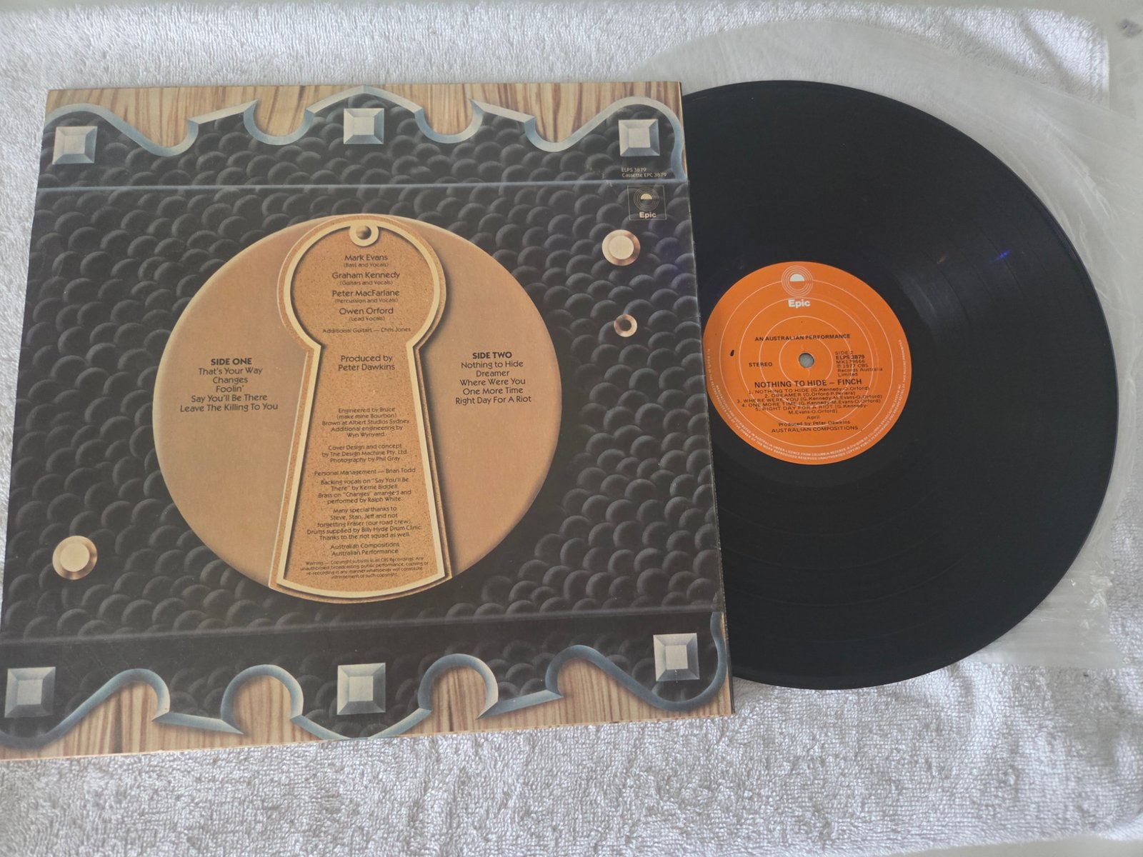 LOT 086 - Finch Nothing To Hide (1977, Epic ELPS 3879) – Original Australian Rock Vinyl LP - Image 2