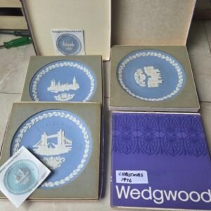 Wedgwood Christmas plate 1969 Windsor Castle blue Jasperware