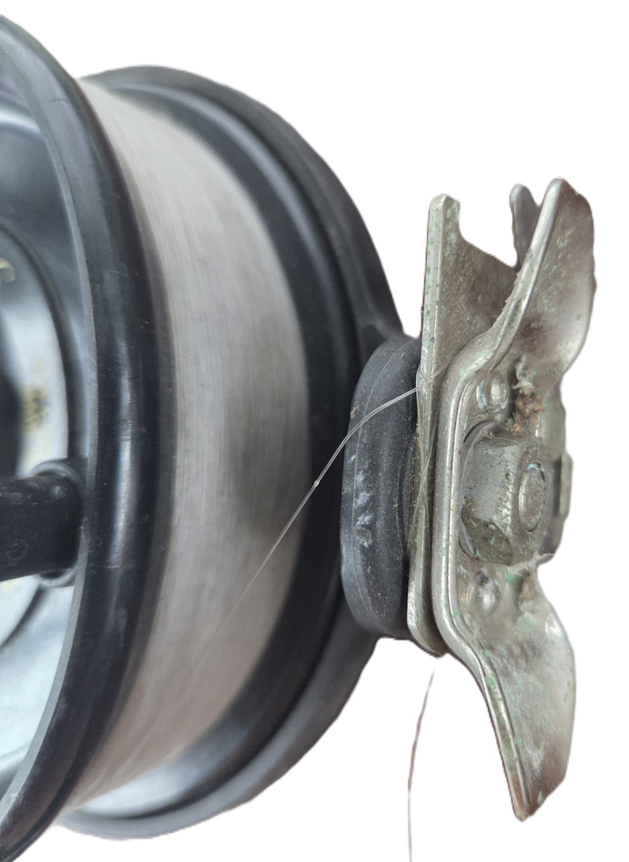 Lot 0401 - Alvey 55B Surf Pistol Side Cast Reel – Made in Australia (image 4)