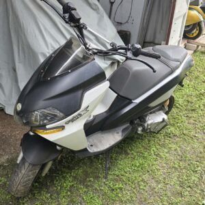 Benelli Quattro Nove X scooter black white side view