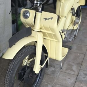 Moto Guzzi Galletto Dandy restored front view cream