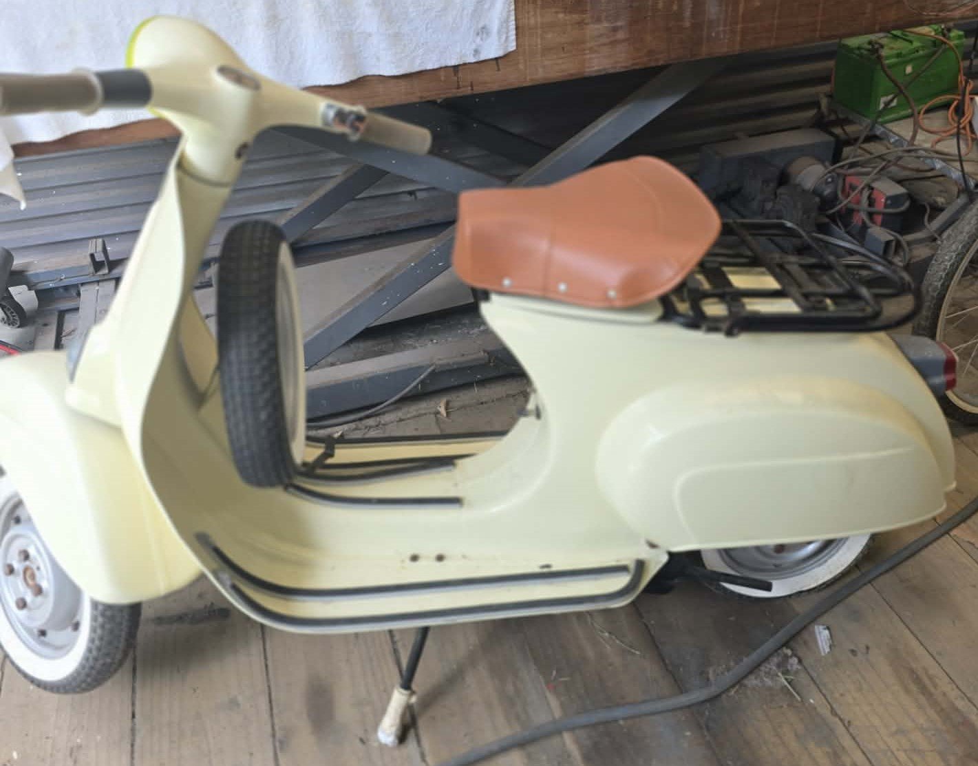 Piaggio Vespa 50 restored cream front view