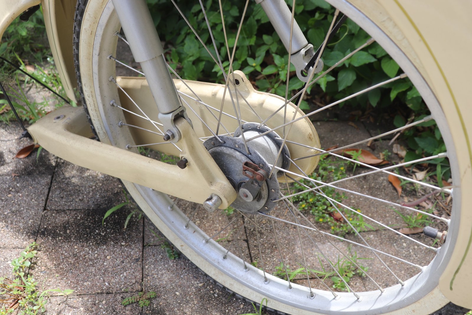 LOT 172 - Heinkel Perle Moped (1950s) – with Manual - Image 4