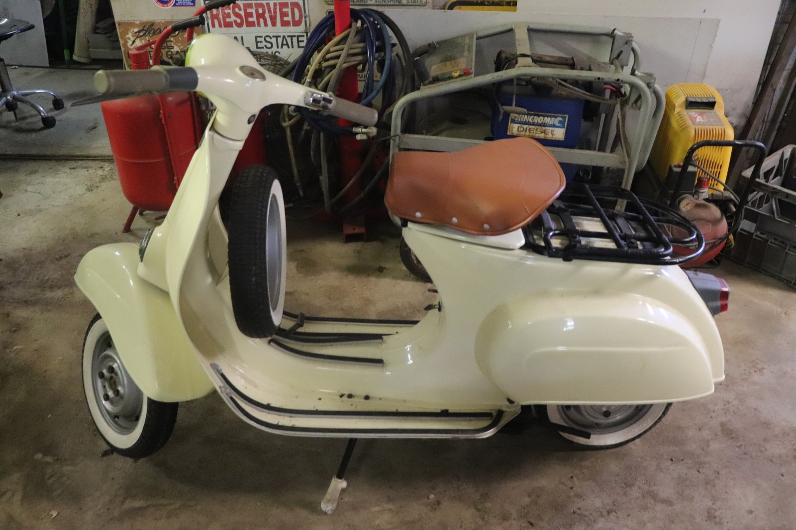 LOT 9 - Piaggio Vespa 50 Scooter – Restored Classic (SOLD PRIVATE WITHDRAWN) - Image 4