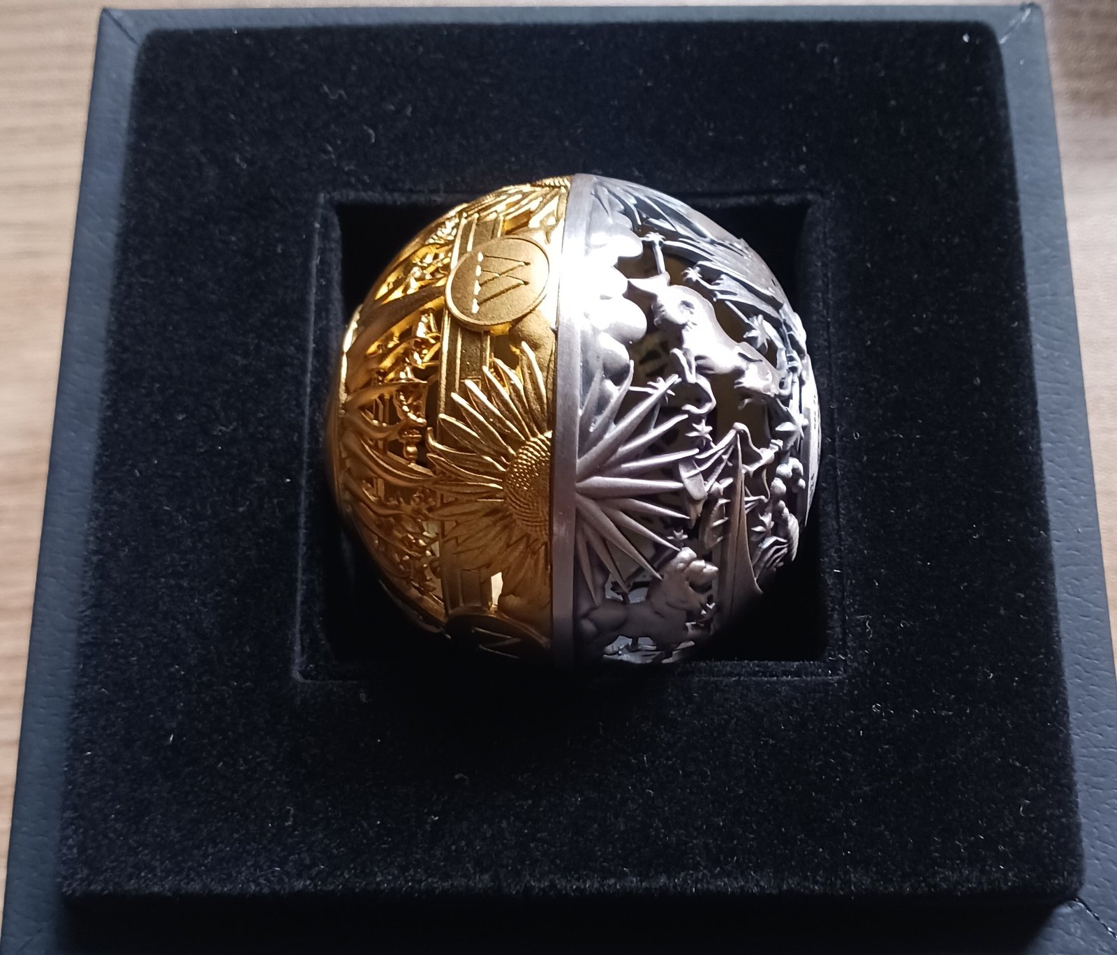 Moon side openwork Samoa 2oz silver sphere coin