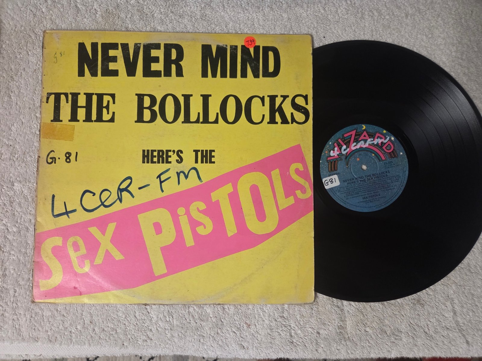 LOT 223 - Sex Pistols – Never Mind The Bollocks, Here's The Sex Pistols LP