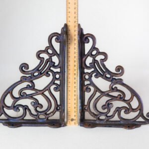 LOT010 Pair of ornate cast iron shelf brackets height measurement